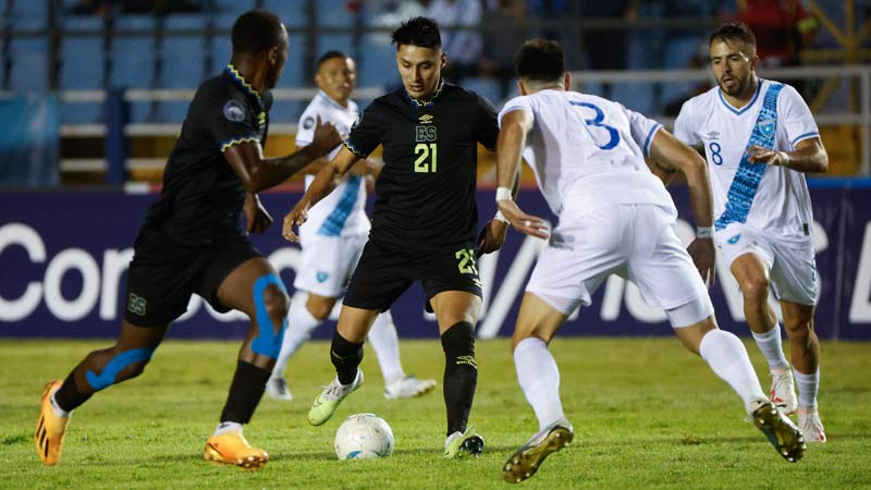 Bryan Tamacas en partido Guatemala vs El Salvador